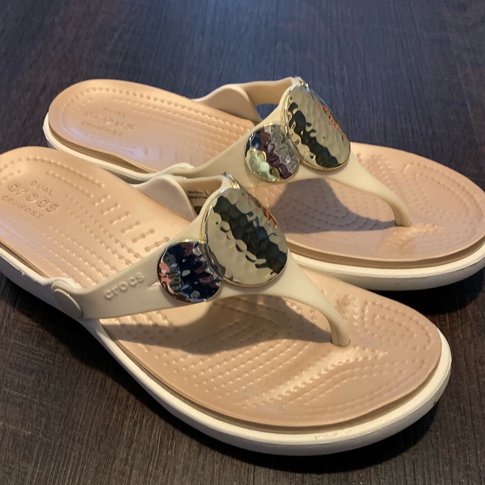 Ladies CROCS Sandals Women’s White Gold Croc 6